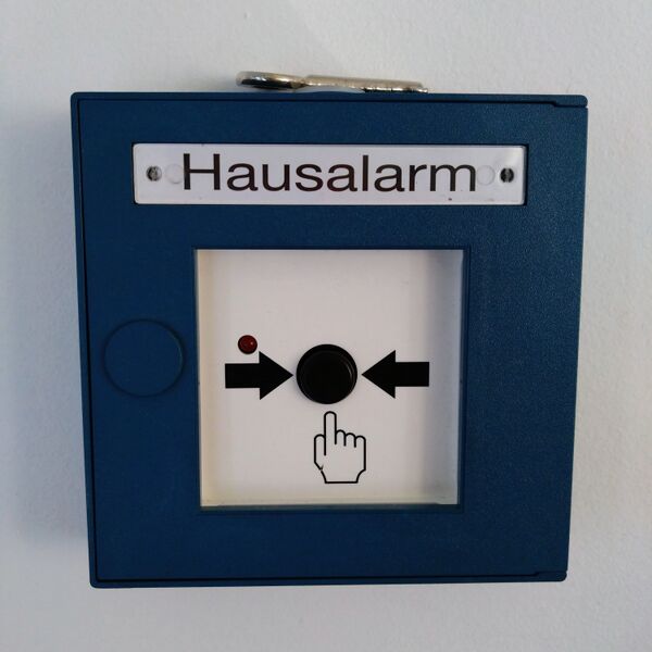 Datei:Hausalarm.jpg